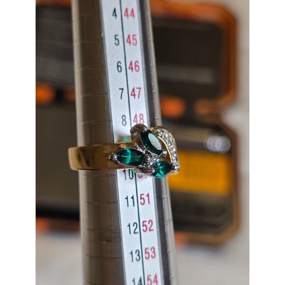 Gold-Plated Ring With Green & Clear Gemstones Size 5 - Picture 3 of 11